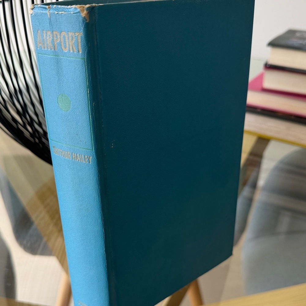 “Airport" by Arthur Hayley, Classic Hardcover.